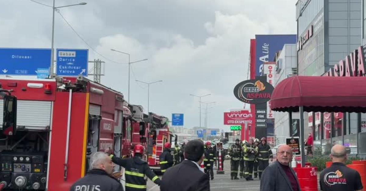 kocaelinde gebzede yangin yarali var oteldeki misafirler tahliye edildi law4ZlbL.jpg