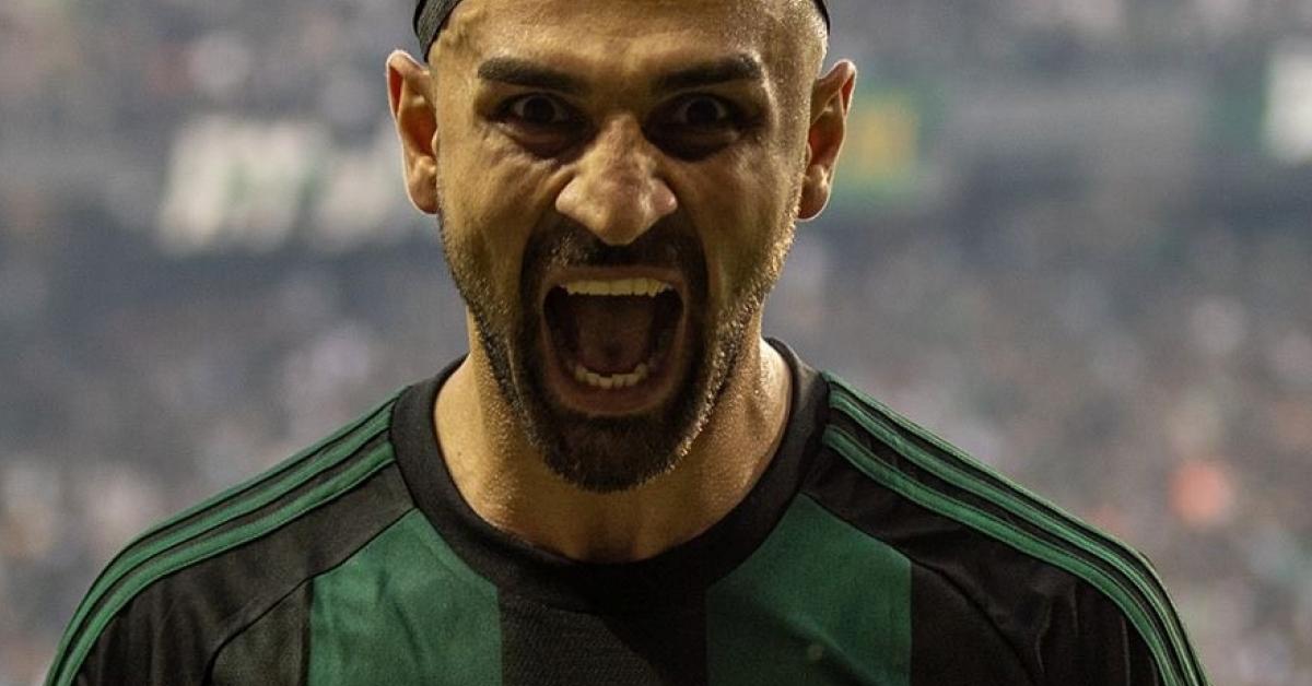 kocaelispor taraftarlarindan serdar dursuna derbi tepkisi a98UnXdw.jpg