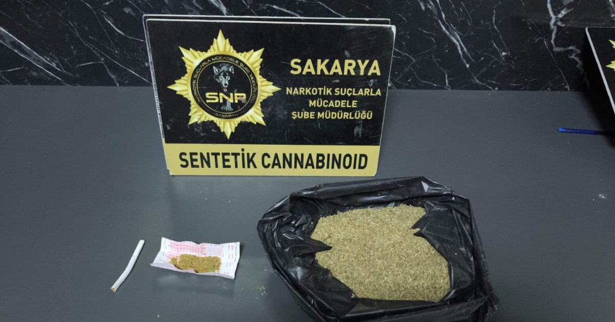 sakarya adapazarinda uyusturucu hareketliligi 9 kisi yakalandi YXXaucUe.jpg