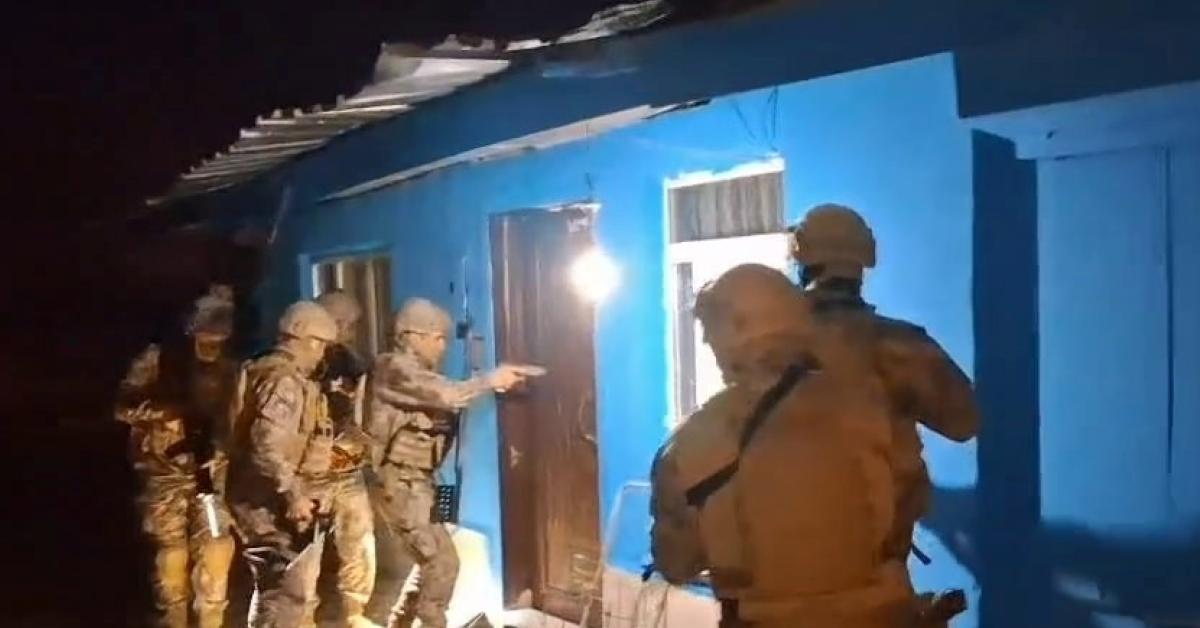 sakaryada sokak saticilarina operasyon 13 gozalti var 73RwCTSB.jpg