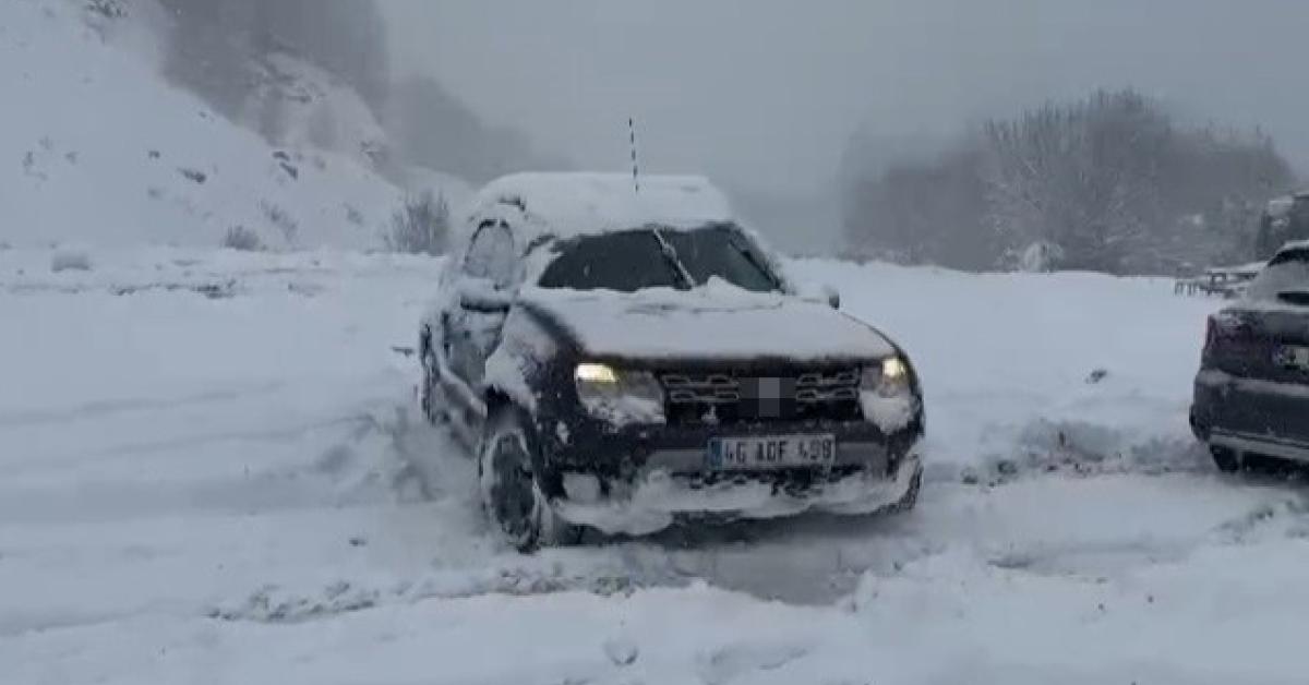 sakaryanin yuksek kesimlerinde kar 30 santimetreyi buldu SEmUTpZK.jpg