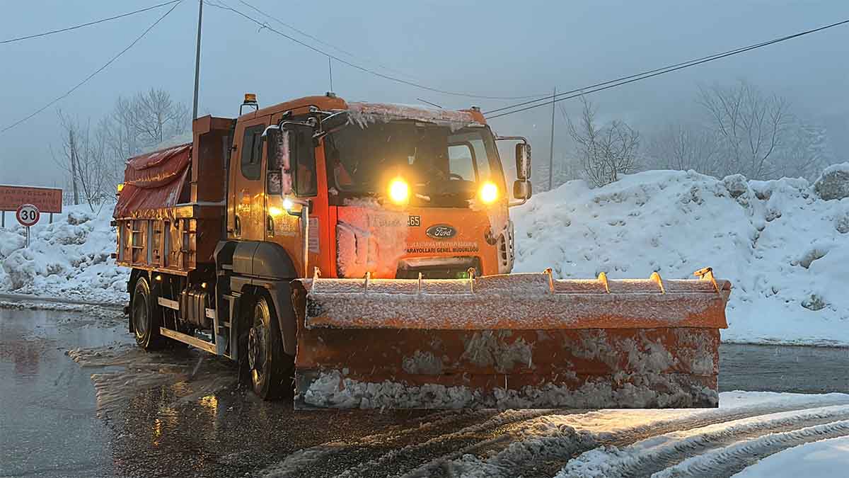 Bolu Dağı’nda Gece Boyu Kar Yağdı