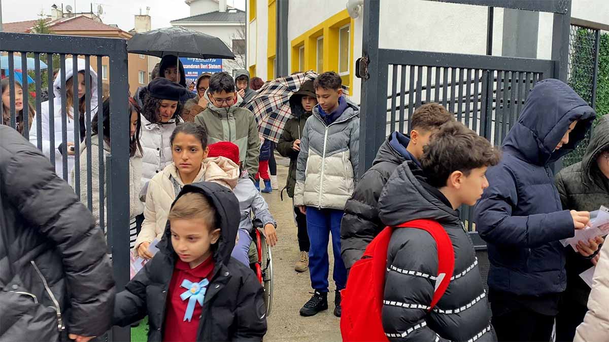 Bolu’da 52 Bin Öğrenci Karne Heyecanı Yaşadı