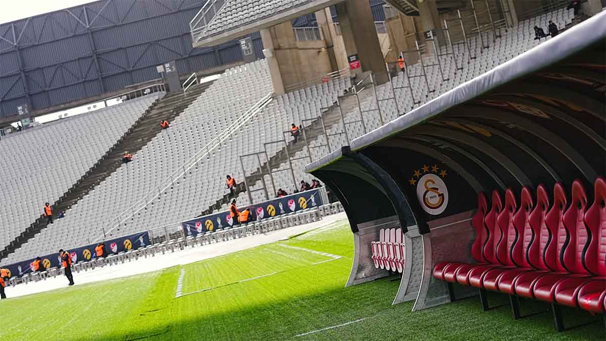 Galatasaray – FenerbahçeGalatasaray Resmi Instagram Hesabının Paylaşımı Yedek Kulübeleri