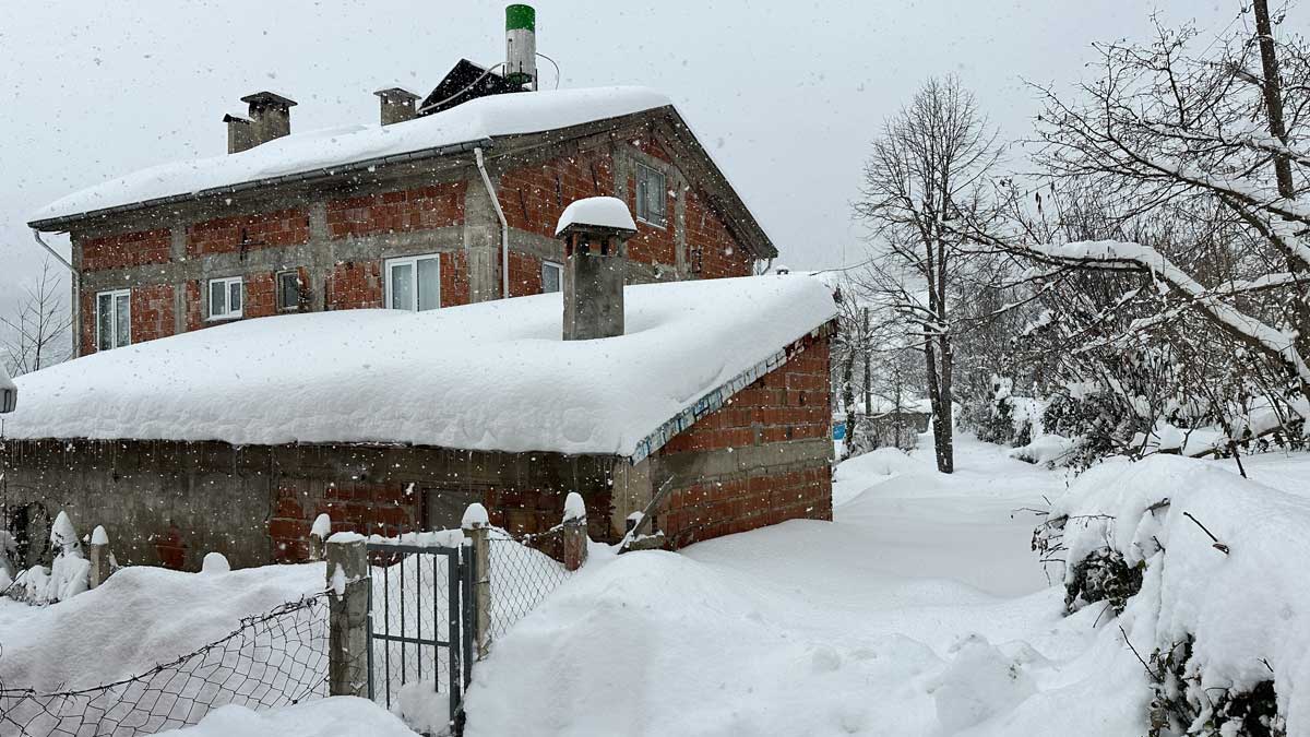 Kastamonu'da 167 Köy Yolu Kapandı, Bazı İlçelere Kar Tatili Geldi