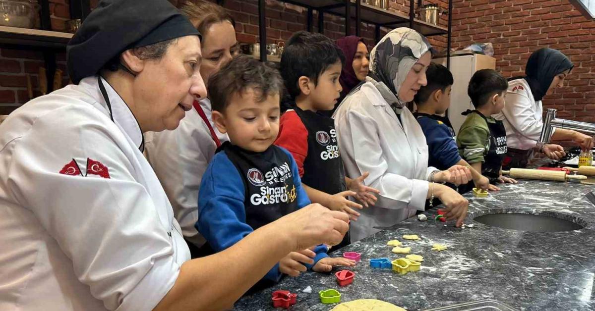 ankara sincanda minik sefler mutfaga girdi 98xwf18S.jpg