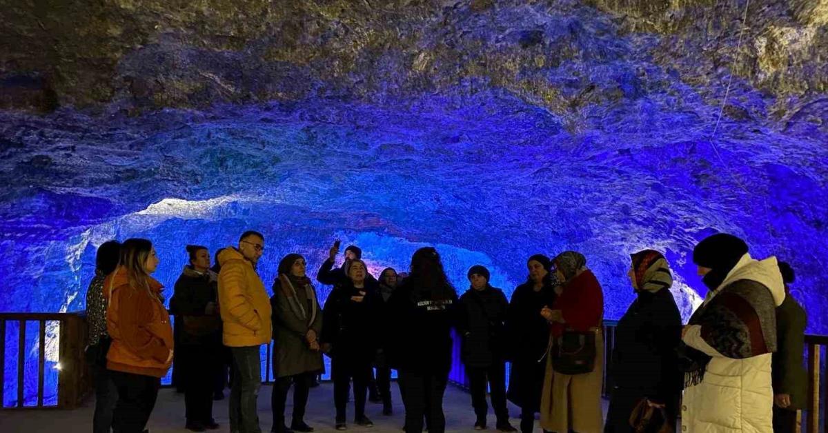 cankirida kaplica ve tuz magarasi yogun ilgi goruyor WGQ9HZ1K.jpg