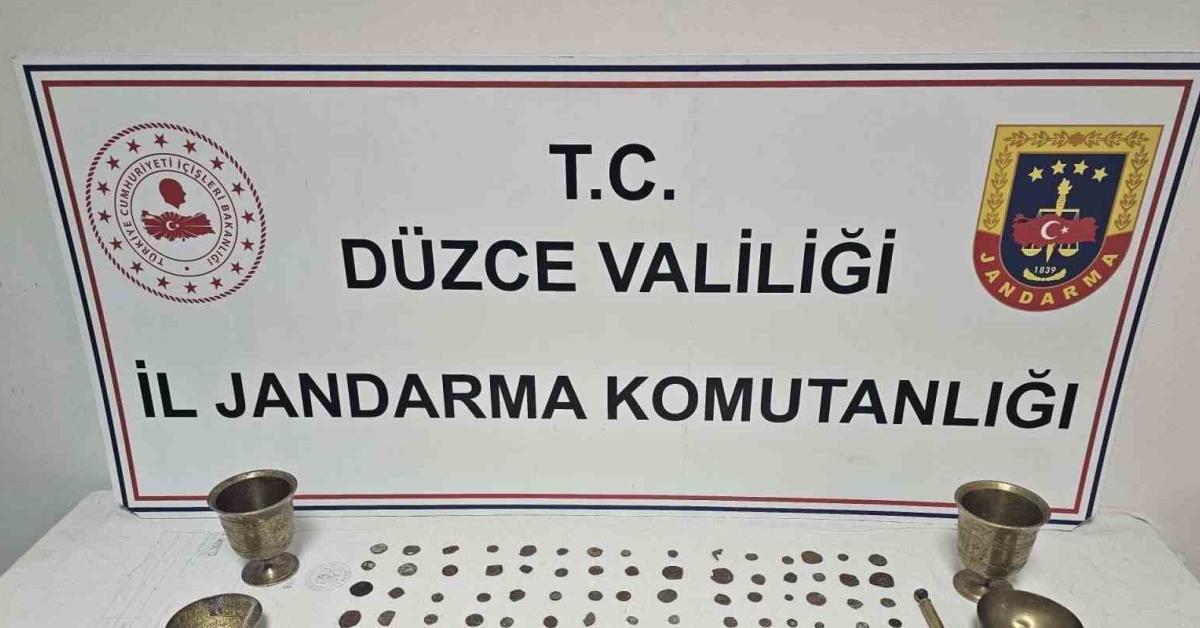 duzcede 143 parca tarihi eser ele gecirildi lLIdw1Jf.jpg