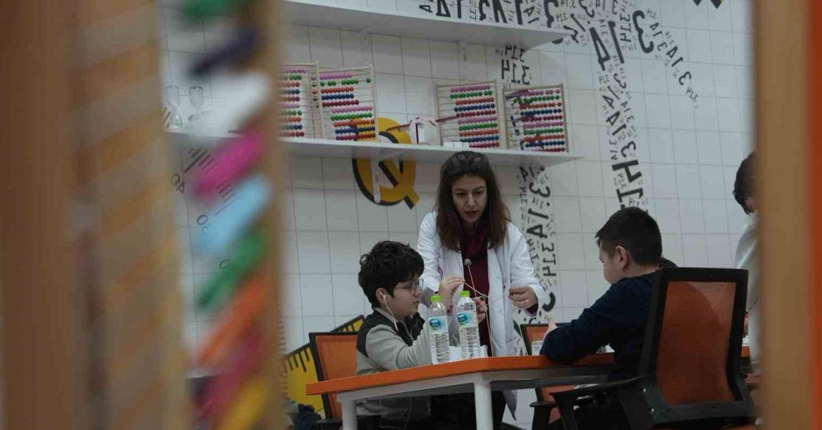 duzcede bilim atolyeleri ile eglenceli ara tatil firsati UeDAzGWy.jpg