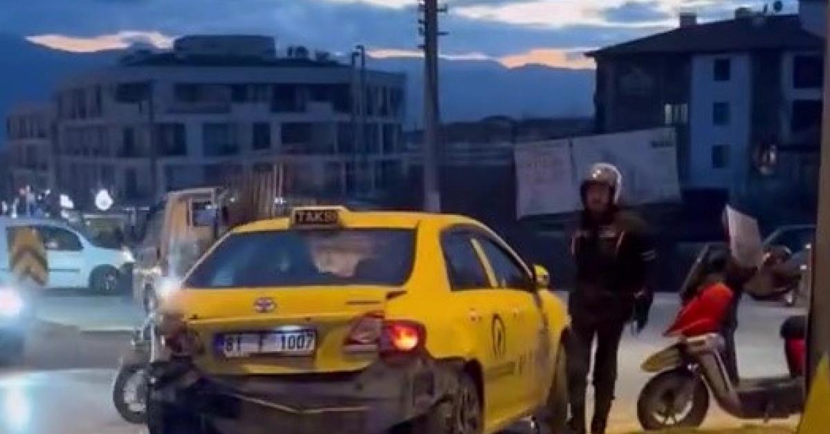 duzcede motosiklet kazasi taksiye carpti agir yaralandi bzfYzV2f.jpg