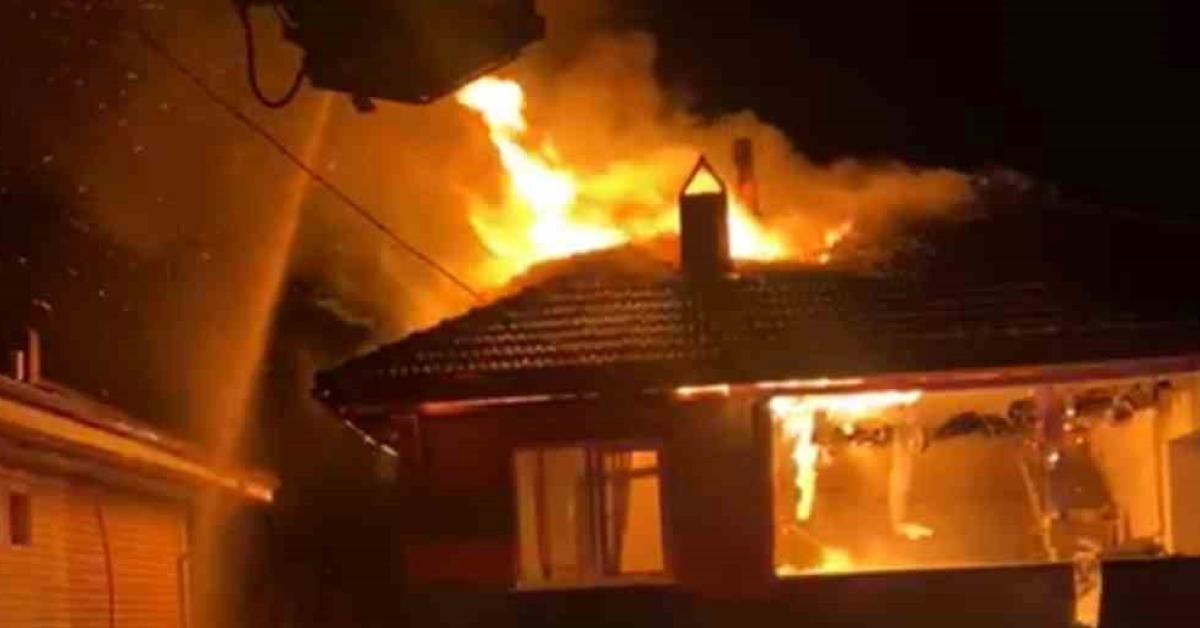 karabuk yenicede korkutan yangin iki katli ev alevler icinde kaldi R6dO5W92.jpg