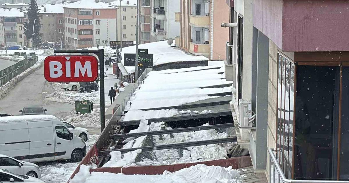 karabukte zincir marketin catisi coktu ejzUYHvH.jpg