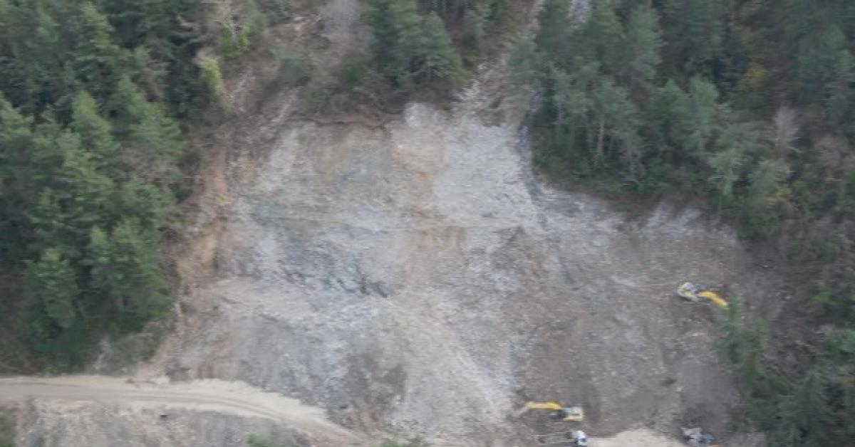 kastamonuda heyelan sonrasi karayolu kapatildi 8nRXNAHN.jpg