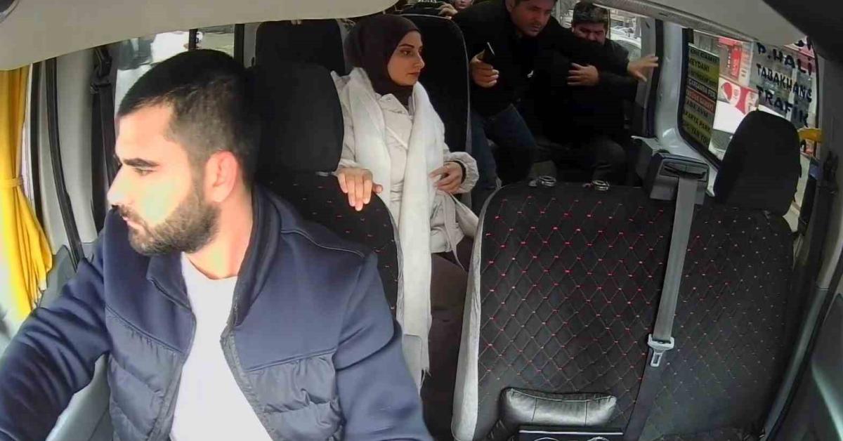 sakarya erenlerde dolmus soforunden ornek davranis 3HalZKFi.jpg