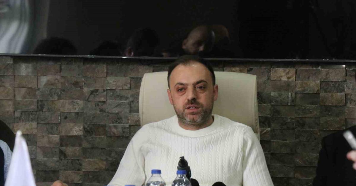 sakaryasporda 18 dosya kapandi 8 transfer yapildi 1VwKllLY.jpg