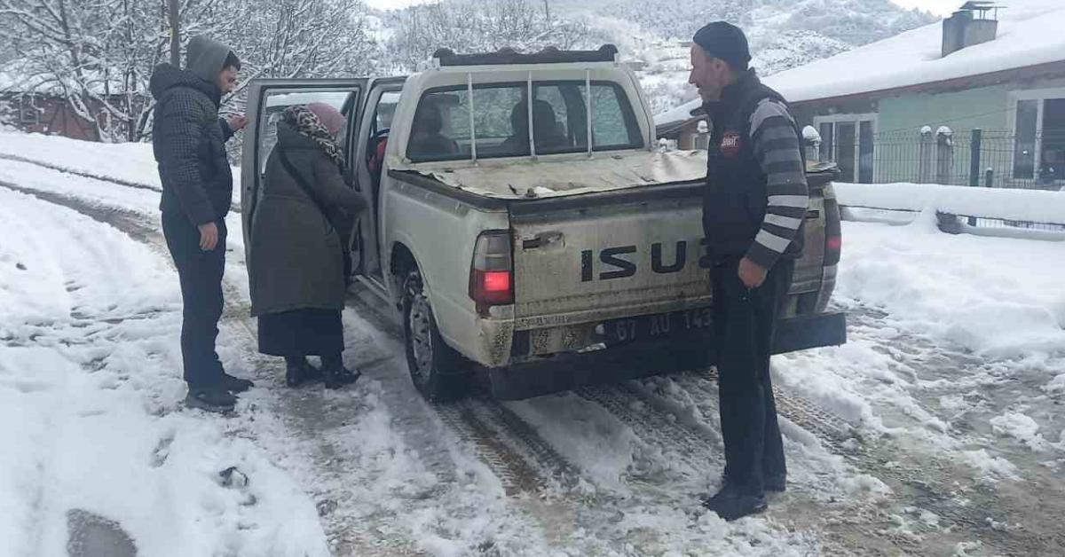 zonguldak devrekte kar yagisi ortasinda hayat kurtaran mudahale HZNAzg5a.jpg