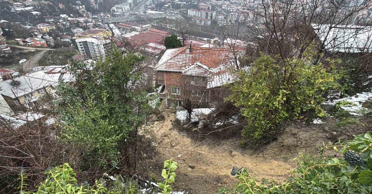 zonguldakta meydana gelen heyelan su ve elektrik hatlarini vurdu sjtP3GhP.jpg