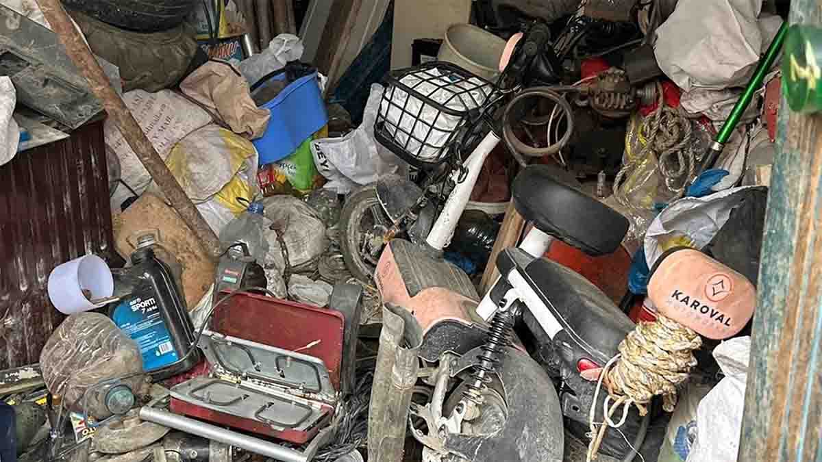 76 Yaşındaki Adam Çatıdan Düştü