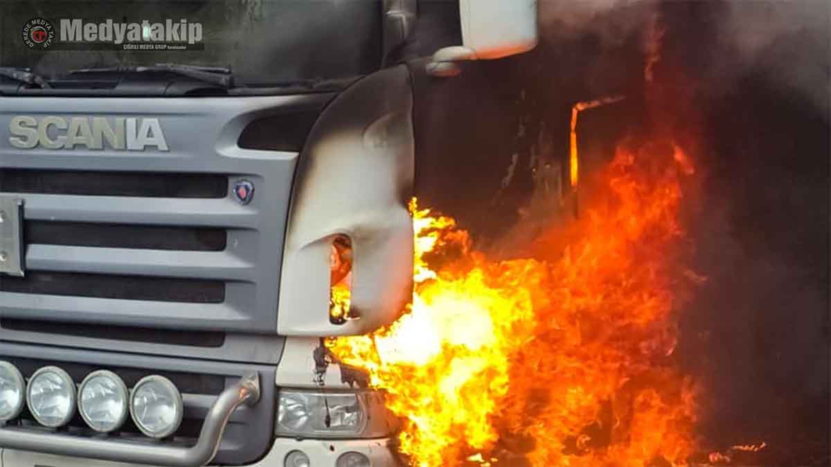 Bolu Dağı'nda Alev Alev Yanan Tanker Trafiği Felç Etti