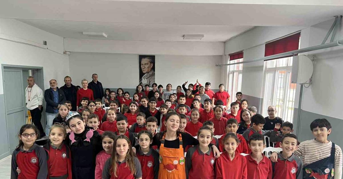 duzce akcakocada miniklere tiyatro gosterisi yapildi 6fmAfzPm.jpg