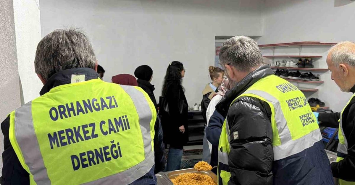 duzcede geleneksel iftar organizasyonu devam ediyor 6Uy7XE4R.jpg