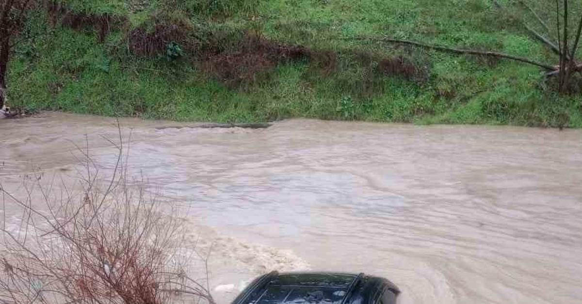 gebzede sel felaketi suruklenen arac bir gun sonra bulundu dfGNVvuD.jpg