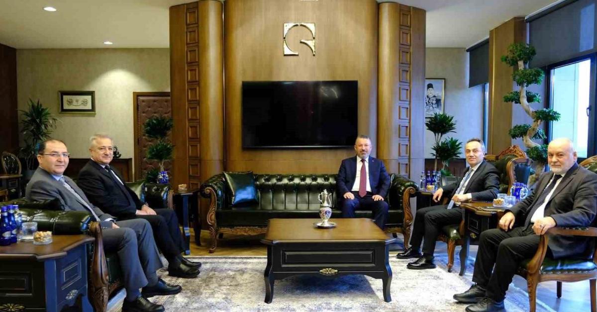 karabukte iki universite arasinda is birligi gorusmesi yapildi tmMqTjy4.jpg