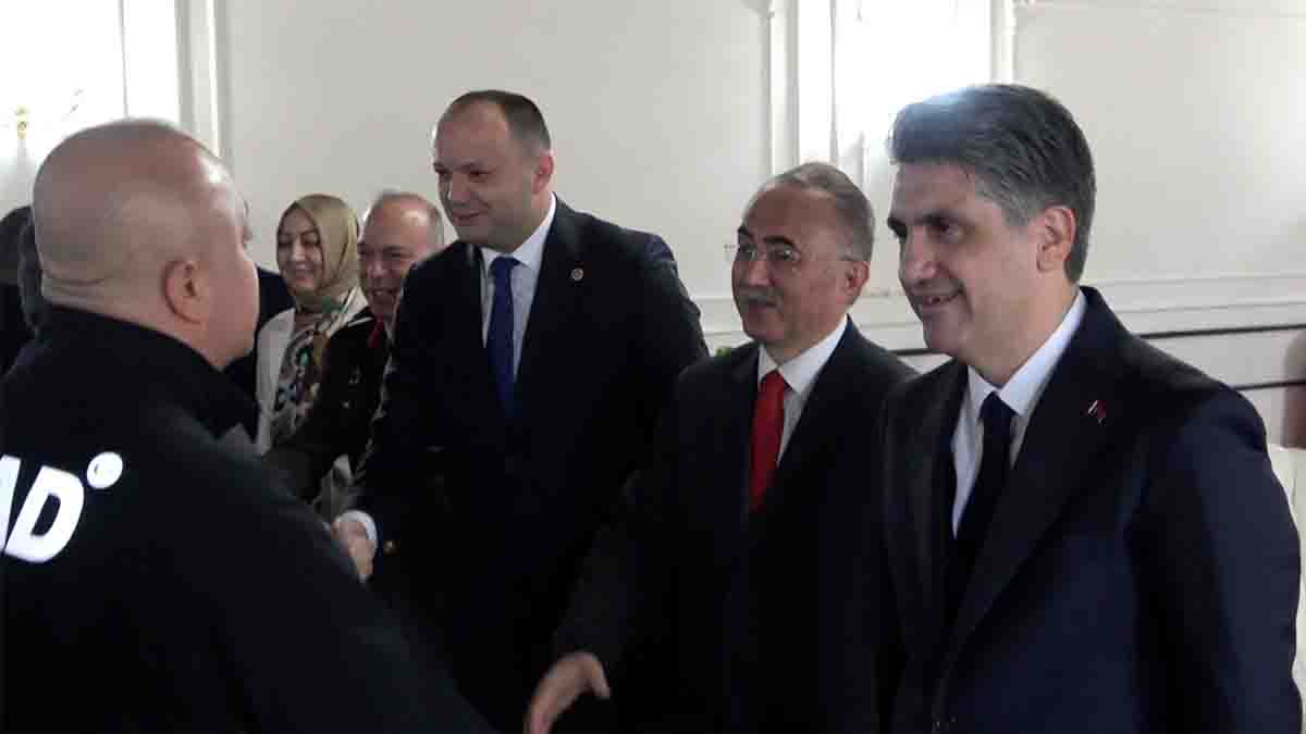 Bolu’da Protokol Valilikte Bayramlaştı