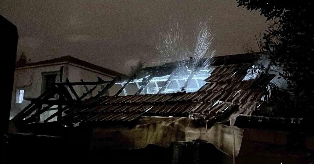 adapazarinda gece yarisi yangin panigi DRtCQ73l.jpg