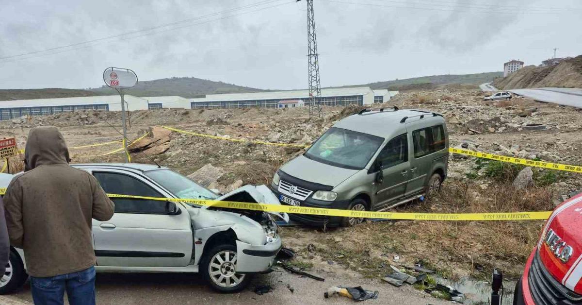ankara beypazarinda trafik kazasi 1 olu 5 yarali gffKzdDv.jpg