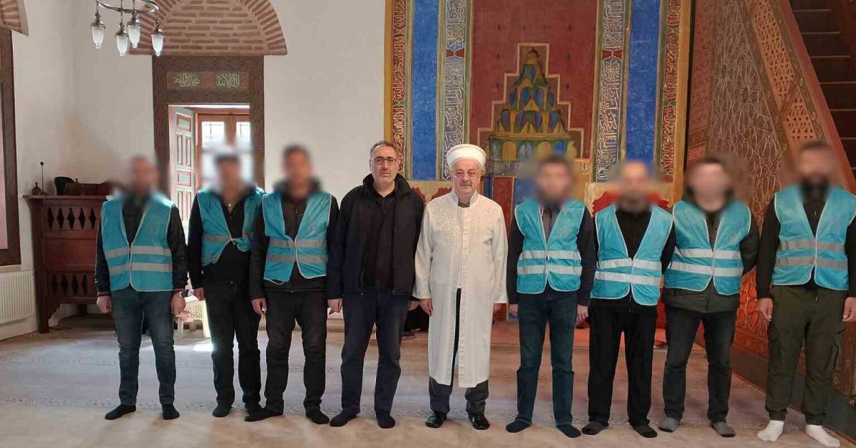 ankarada yukumluler 8 camiyi temizledi f2LLfCjs.jpg