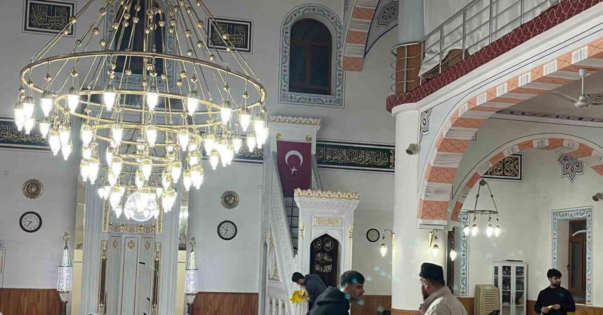 duzcede genclerden ornek hareket pv4Q2u26.jpg