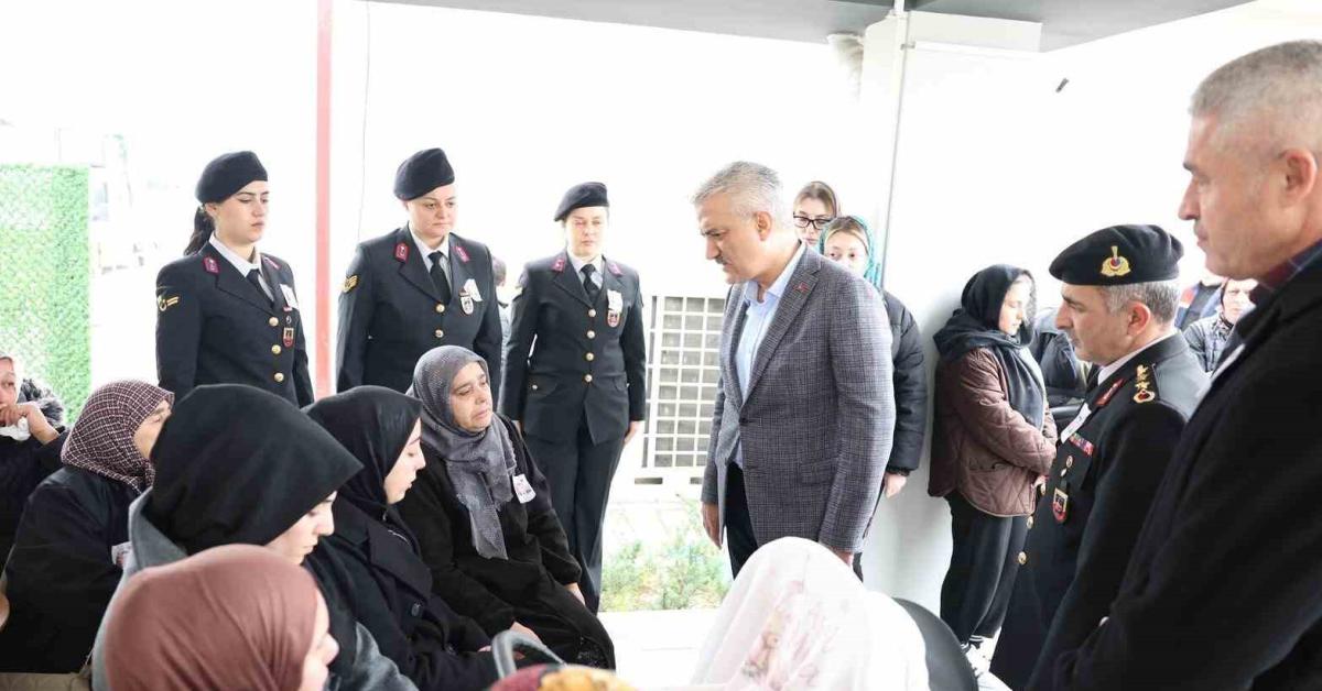 duzcede kalp kriziyle hayatini kaybeden jandarma torenle defnedildi pYcVikxU.jpg