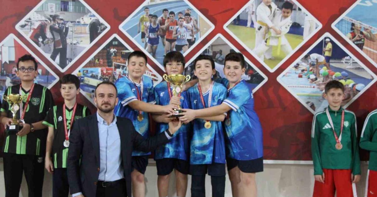 duzcede masa tenisi musabakalarinda sampiyonlar belli oldu n9P3ewYQ.jpg