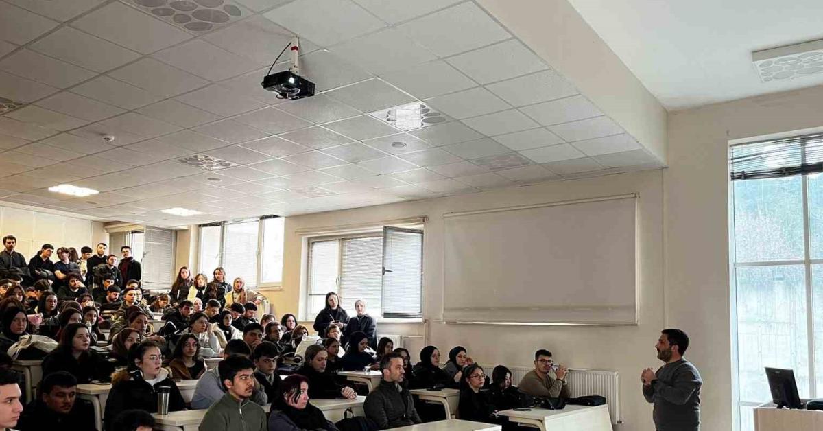 duzcede yapay zeka okuryazarligi anlatildi FAnZUrdf.jpg