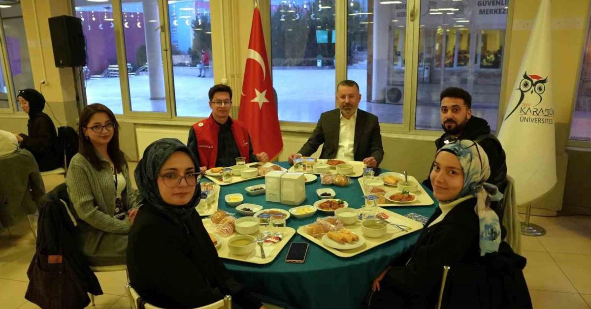 karabuk universitesinde iftarda bulustular Ty7iwyiJ.jpg