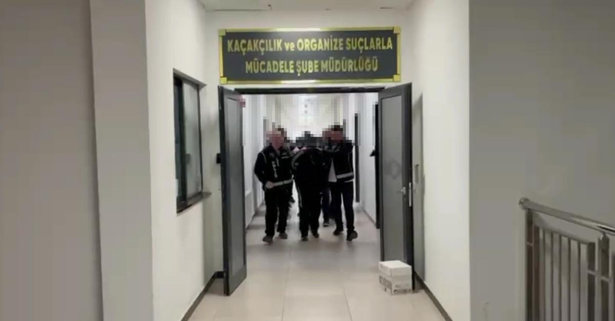 kocaelide suc orgutune sok operasyon 8 gozalti j3mOYsUW.jpg