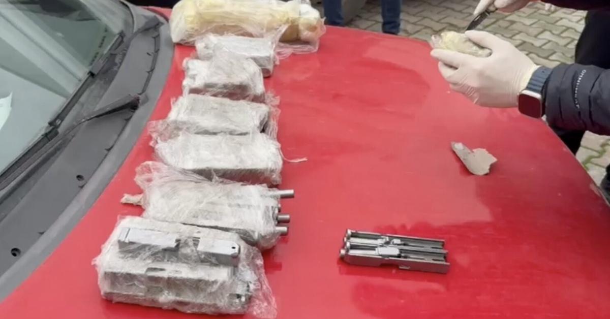 sakarya hendekte bin 460 parca ele gecirildi MwB7VCfk.jpg