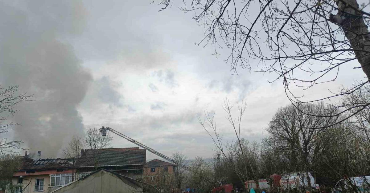 zonguldak caycumada alevler icinde kaldi rb54O7zM.jpg