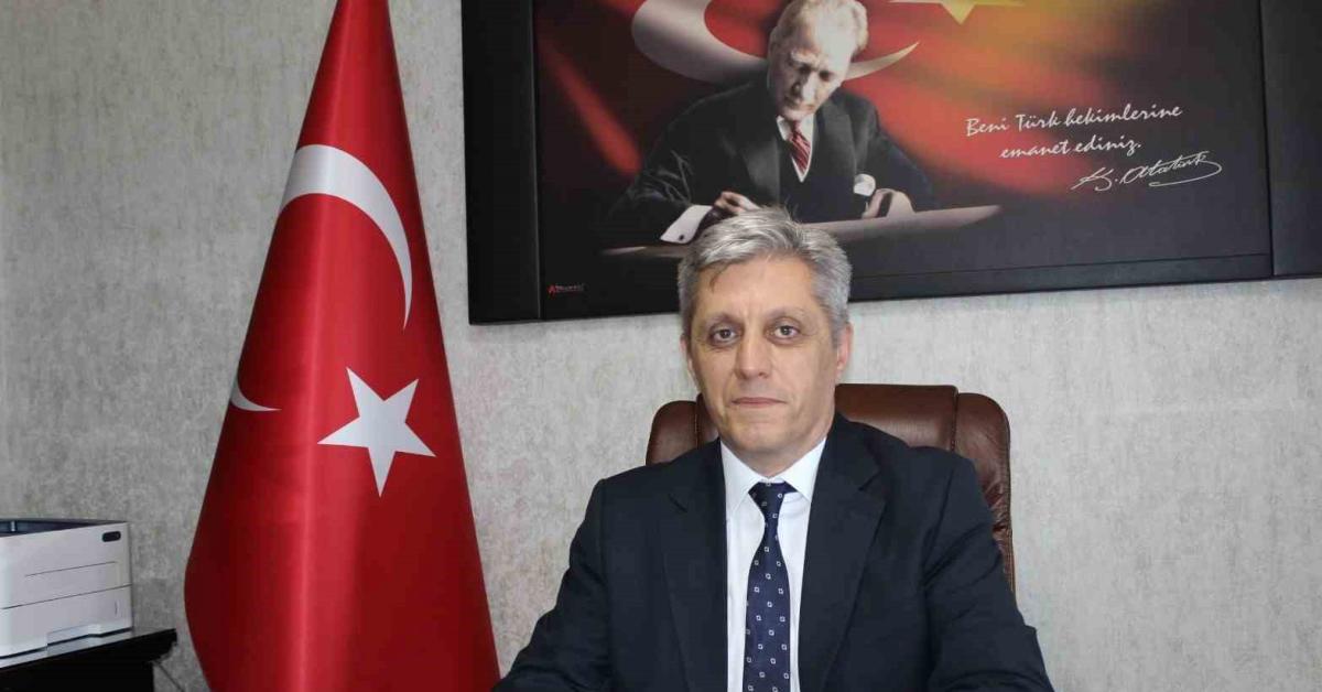 zonguldakta saglik calisanlarina 14 mart kutlamasi 6M5Q2ISY.jpg