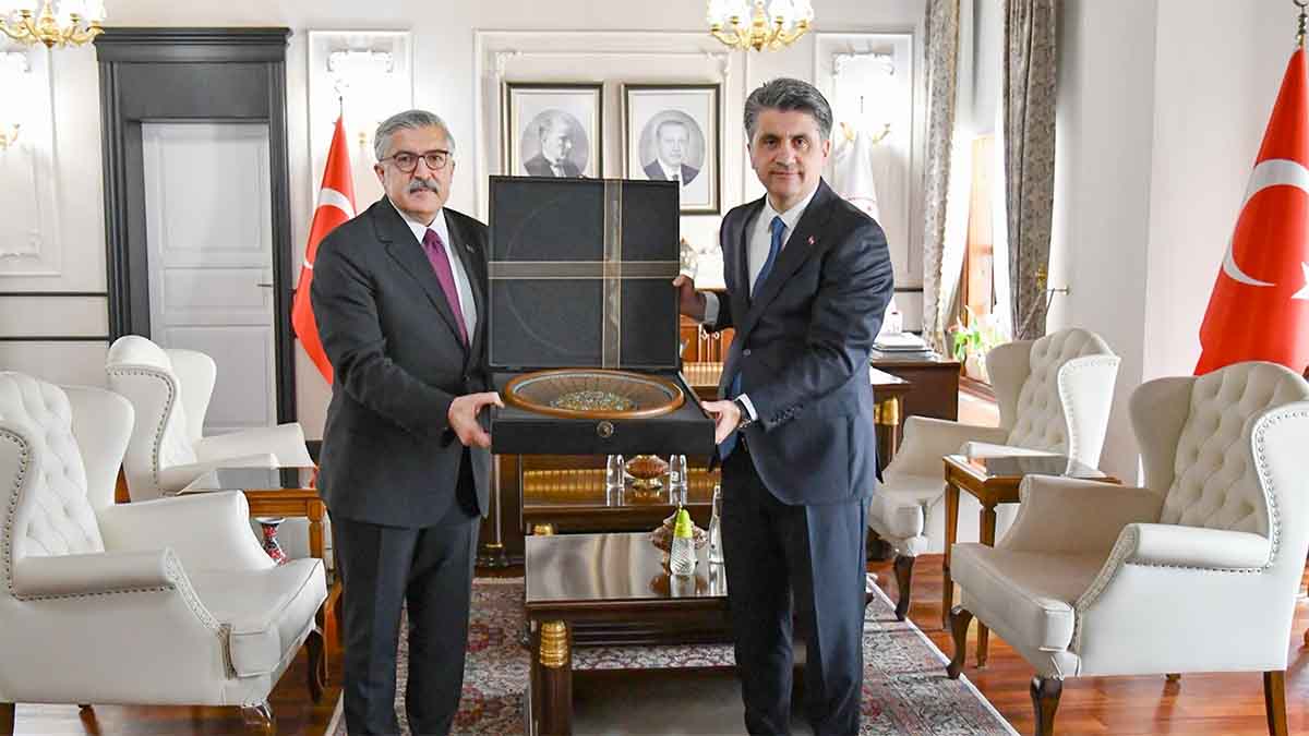 AK Parti Genel Başkan Yardımcısı Yayman Bolu’da Vali Aydın’ı Ziyaret Etti2