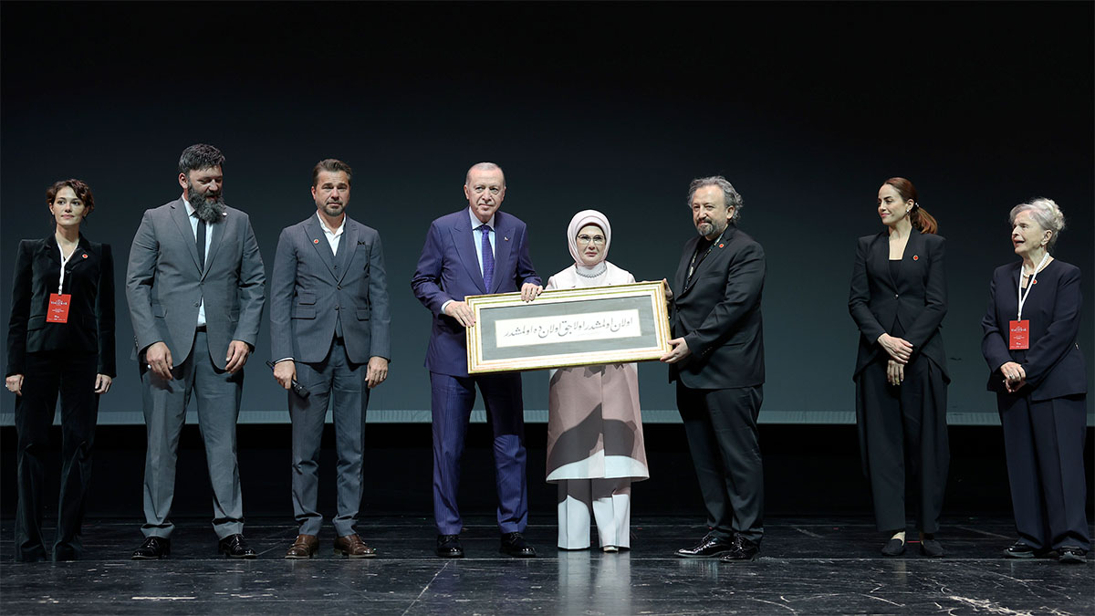 Bir Adam Yaratmak Gala Hediye