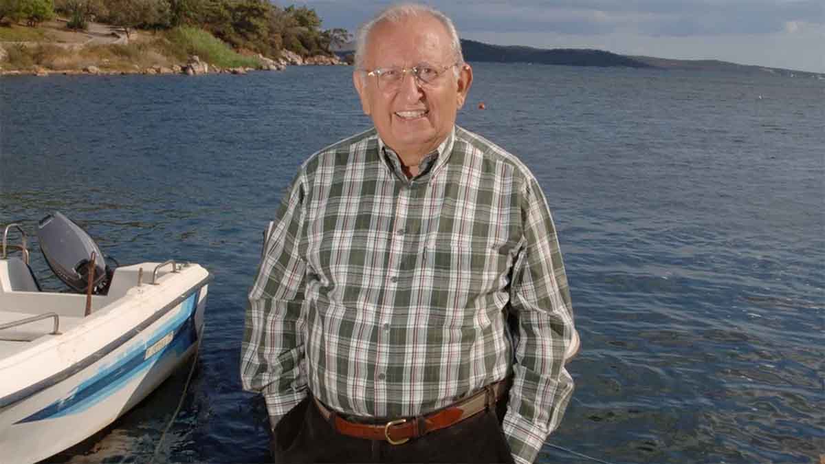 Hüsamettin CindorukHüsamettin Cindoruk Neden Öldü?