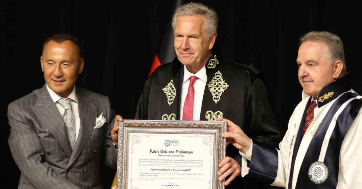 alman cumhurbaskanina kocaelide fahri doktora verildi FpQdyQ7H.jpg