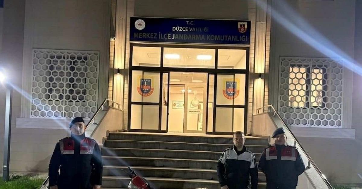 duzcede 3 yil sonra bulunan motosiklet sahibiyle bulustu 41zUyQjh.jpg