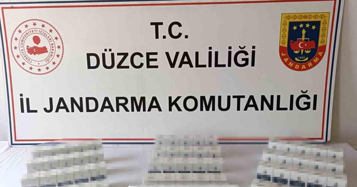 duzcede binlerce makaron ve elektronik sigara ele gecirildi Z2ZhhIe3.jpg