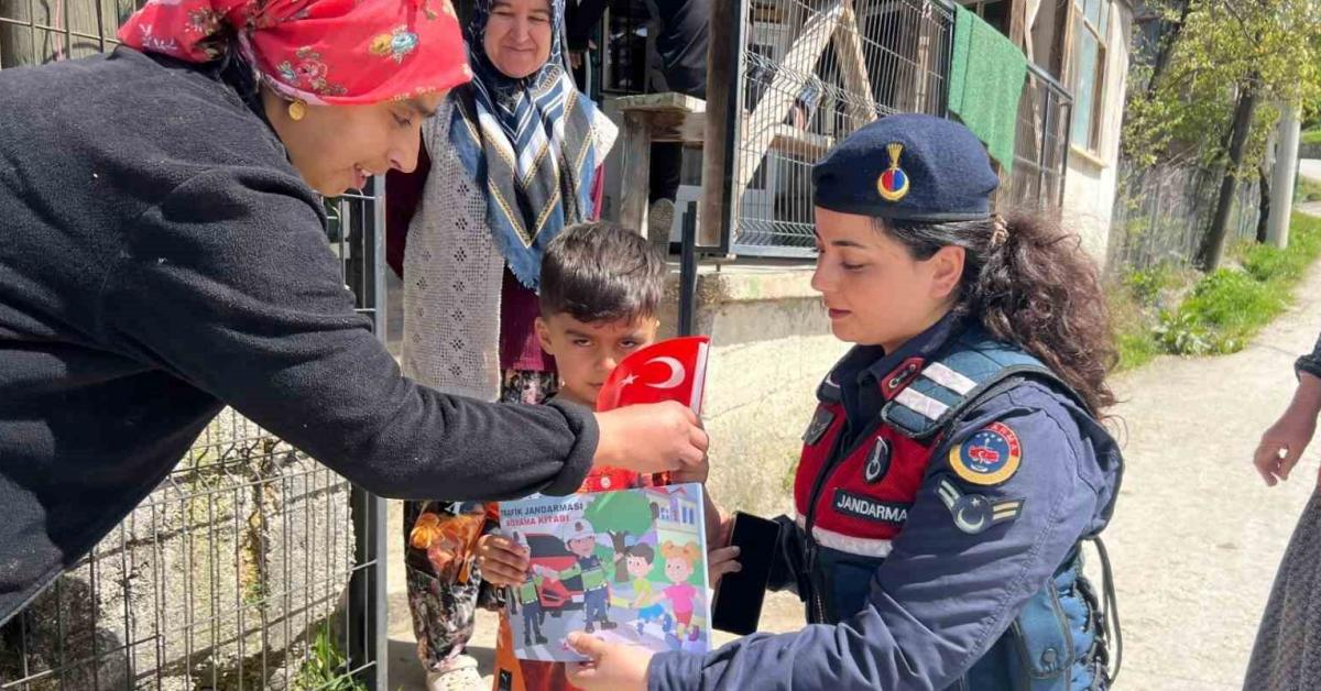 duzcede jandarma bilgilendirme ve denetim yapti RW4cSarL.jpg