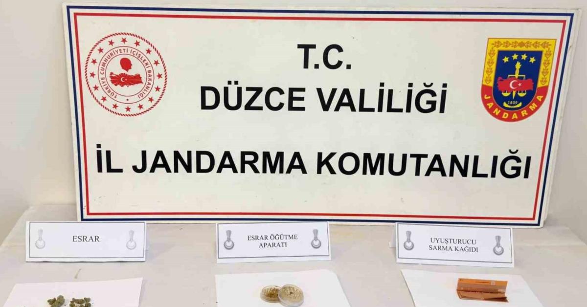 duzcede uyusturucu operasyonu 4 gozalti var 5Z7d39r1.jpg