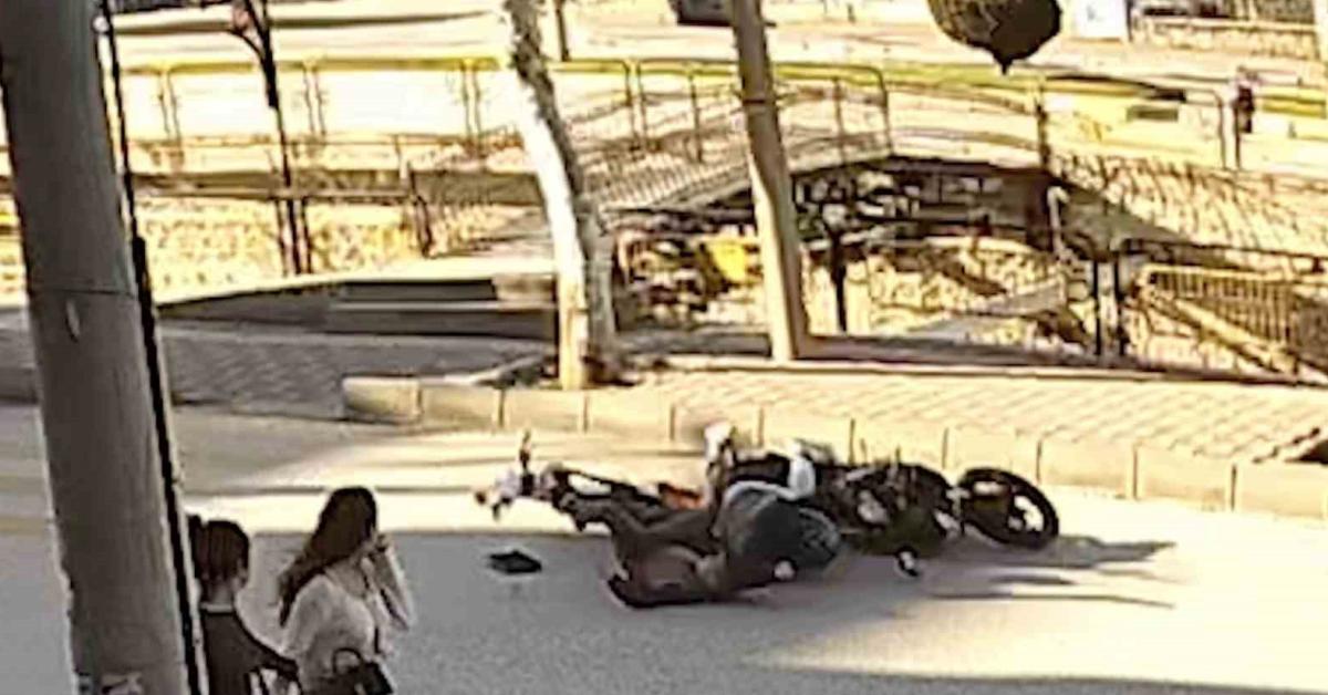 kastamonuda elektrikli scooter ve motosiklet carpisti 9 yasindaki cocuk agir yarali hJOORLve.jpg