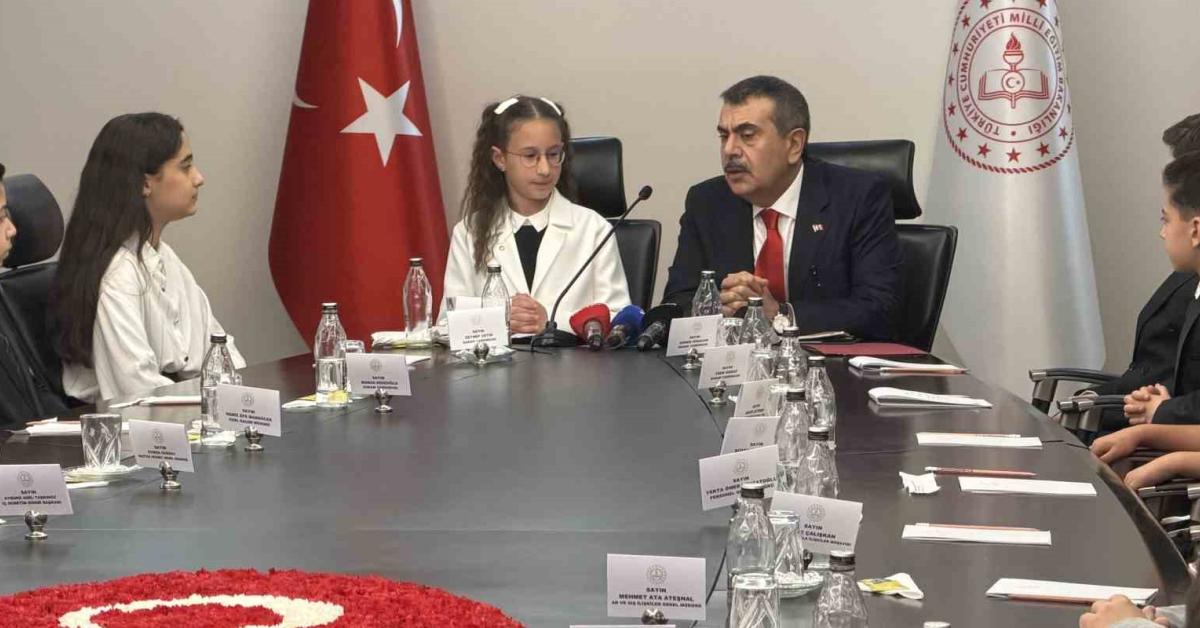 milli egitim bakani yusuf tekin gorevi devretti yMuxl535.jpg